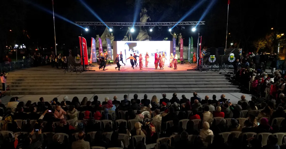 İnegöl Cumhuriyet Coşkusunu Sokaklara Taşıdı (10)