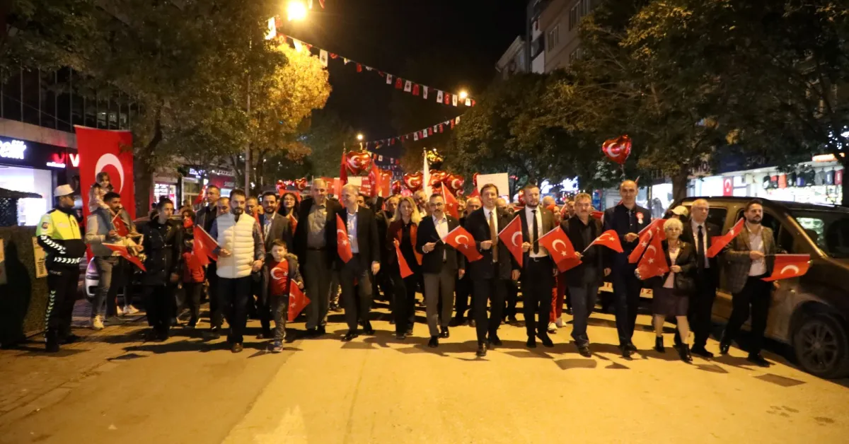 İnegöl Cumhuriyet Coşkusunu Sokaklara Taşıdı (3)