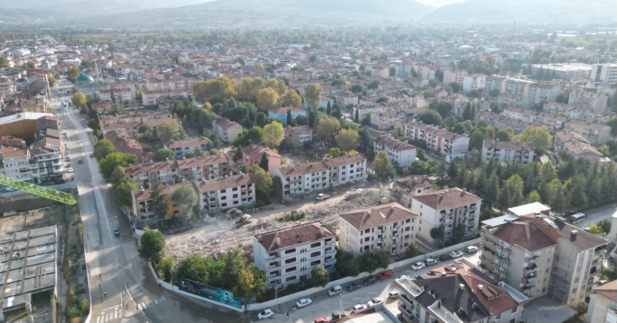 İnegöl Kentsel Dönüşümde 2. Ve 3. Etap Yıkımları Başladı (1)