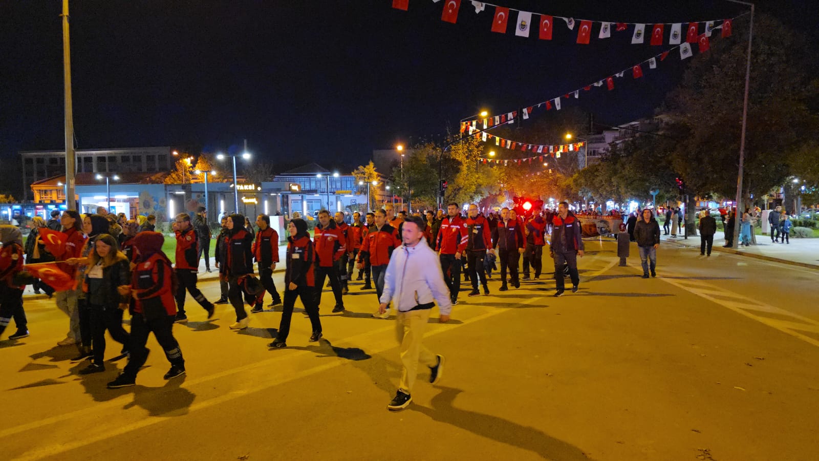 İnegöl’de Cumhuriyet Coşkusu Caddelere Taştı (1)-2