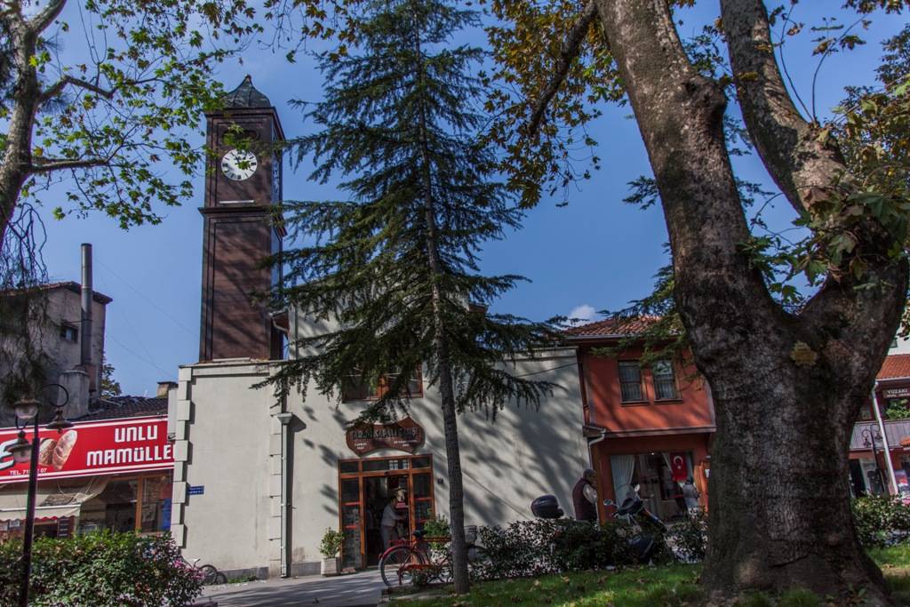 İnegöl'de Fırtınada Yıkılan Saat Kulesi Gençgazete (5)