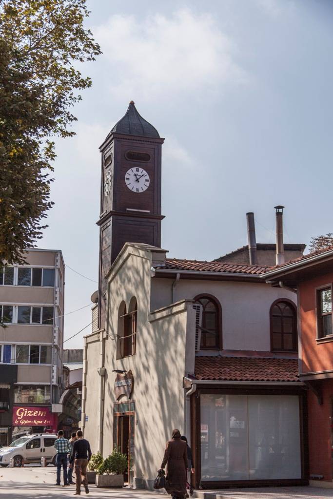 İnegöl'de Fırtınada Yıkılan Saat Kulesi Gençgazete (6)