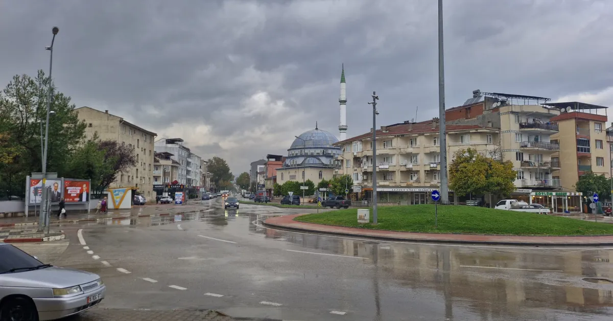 İnegöl’de Sağanak Yağış Hayatı Olumsuz Etkiledi (2)