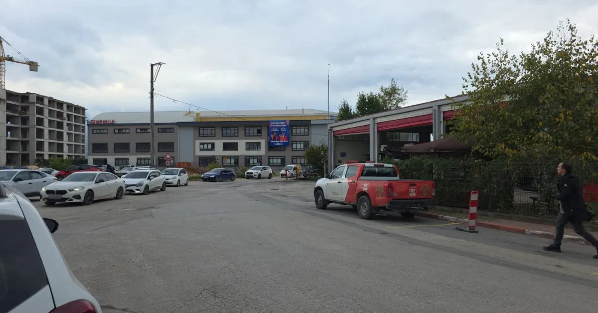 İnegöl’de Trafik Yoğunluğu İtfaiye Müdahalesini Zorlaştırıyor (1)