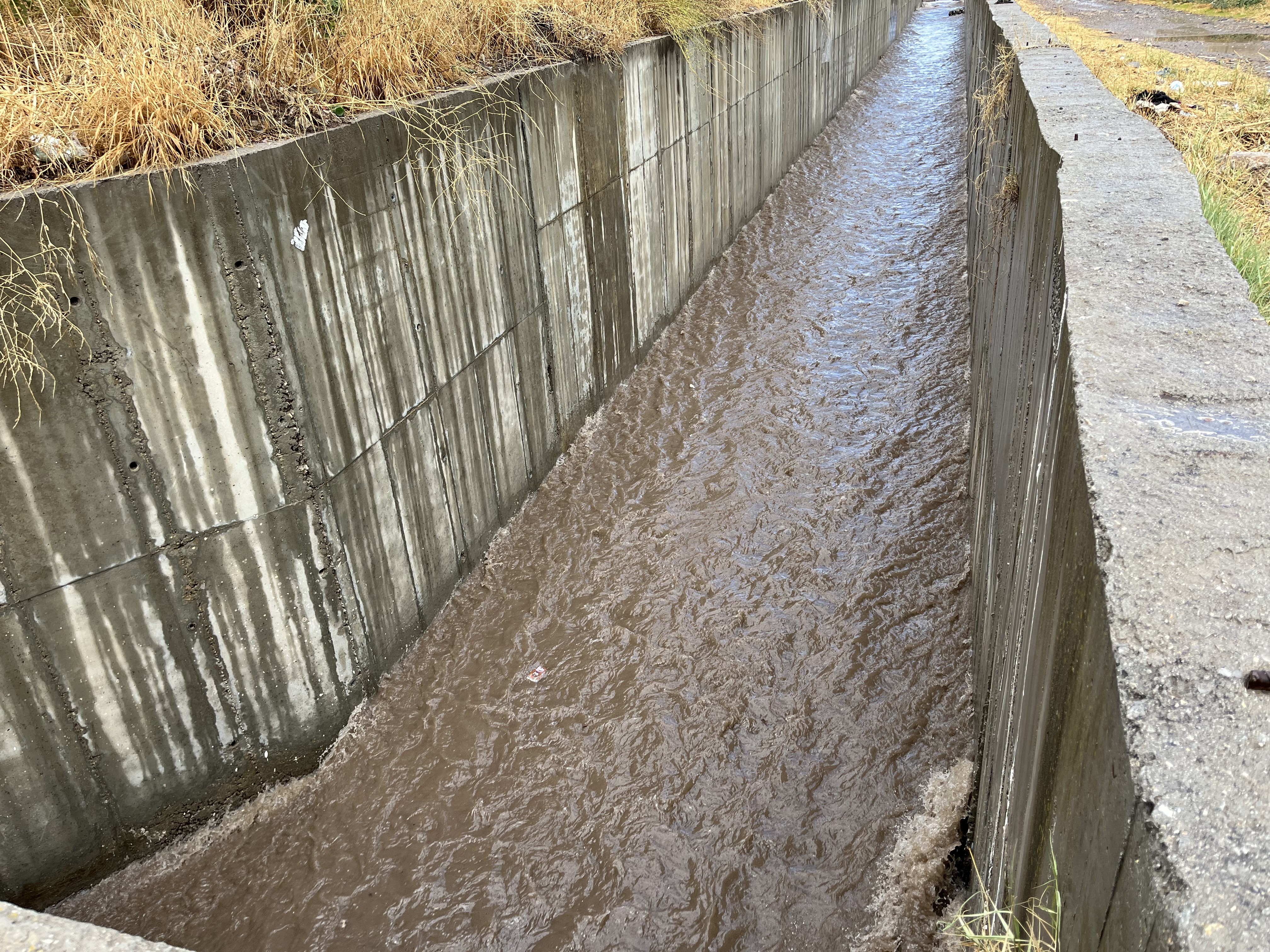 İzmir'de Etkili Olan Sağanak Sonrası Yollar Göle Döndü (3)