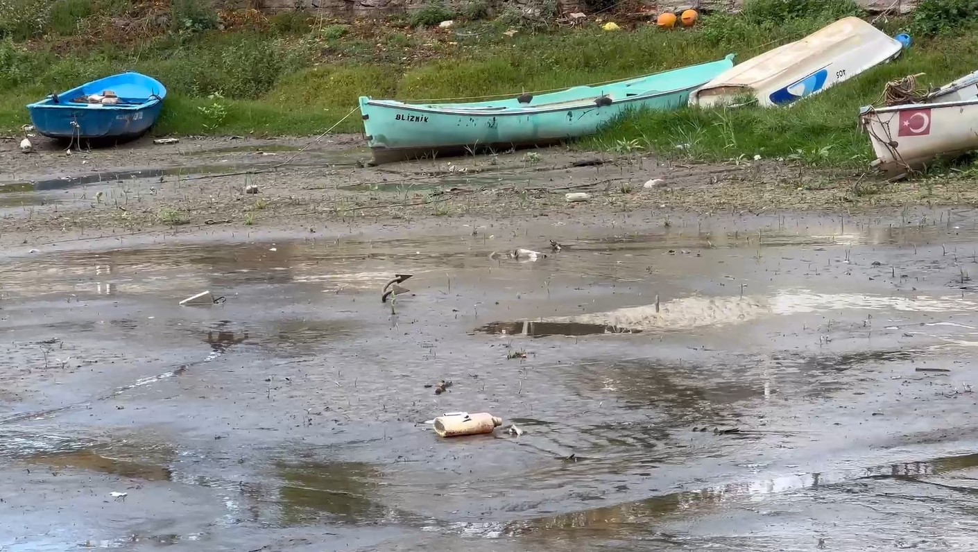 İznik Gölü’nde tehlike çanları çalıyor! Su 350 Metre Çekildi-1