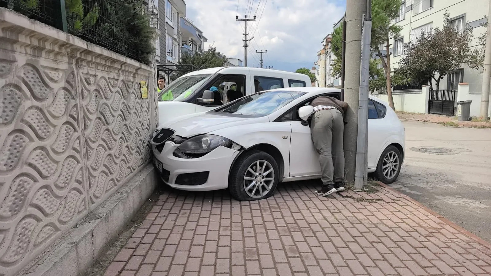 K A Z A D A S A V R U L A N H A F I F T I C A R I A R A C I L E O T 956847 284173-1