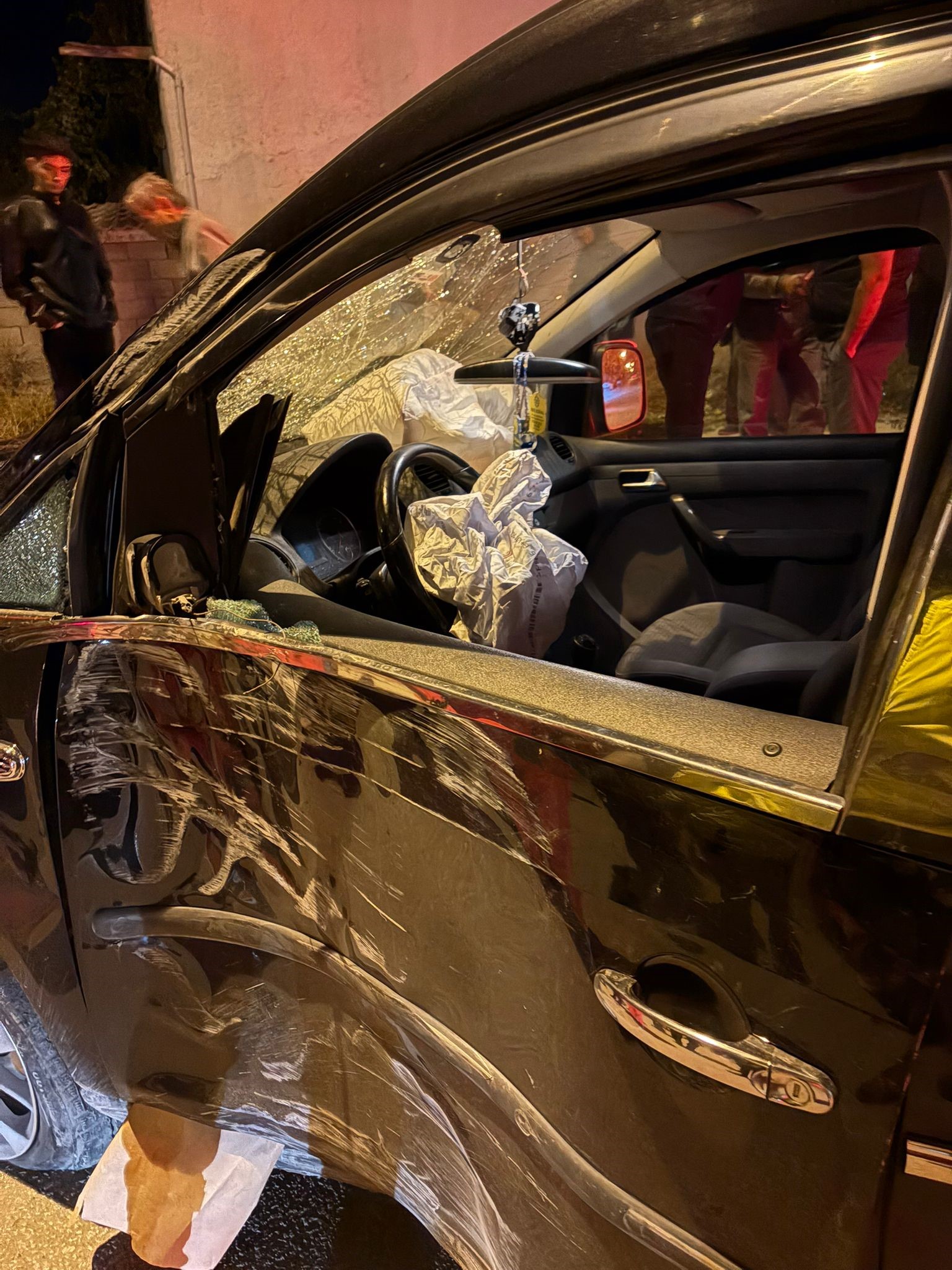 Kaza Yaparak Savrulan Motosiklet Yayalara Çarptı (1)