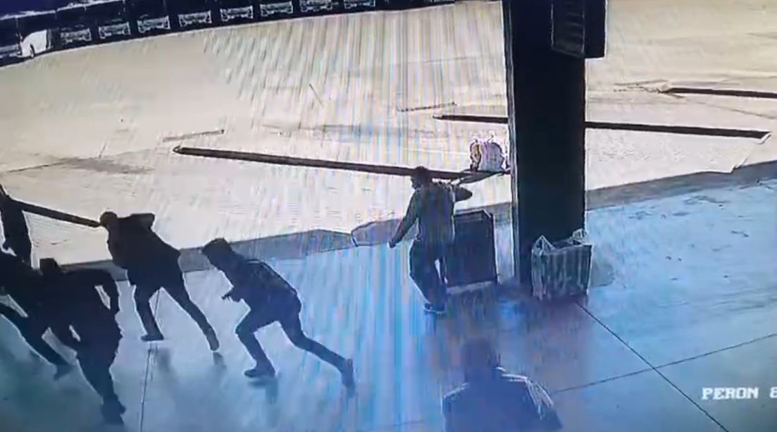 Kocaeli Otogarında Beylik Tabancasıyla Rastgele Ateş Açan Uzman Çavuş, Polis Tarafından Bacağından Vurularak Etkisiz Hale Getirildi (1)