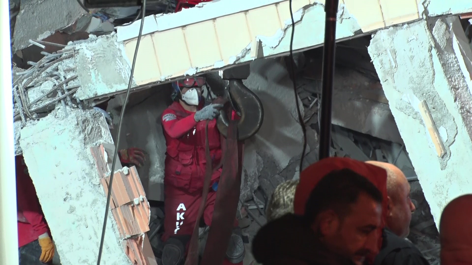 Kocaeli'nde Arama Kurtarma Çalışmalarında 16 Saat Geride Kaldı (2)