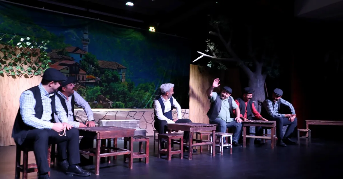 “Komşu Köyün Delisi” Yeni Sezonda Kapalı Gişe (10)