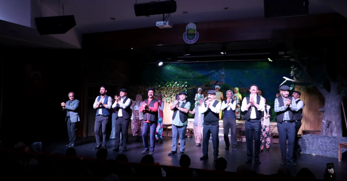 “Komşu Köyün Delisi” Yeni Sezonda Kapalı Gişe (7)