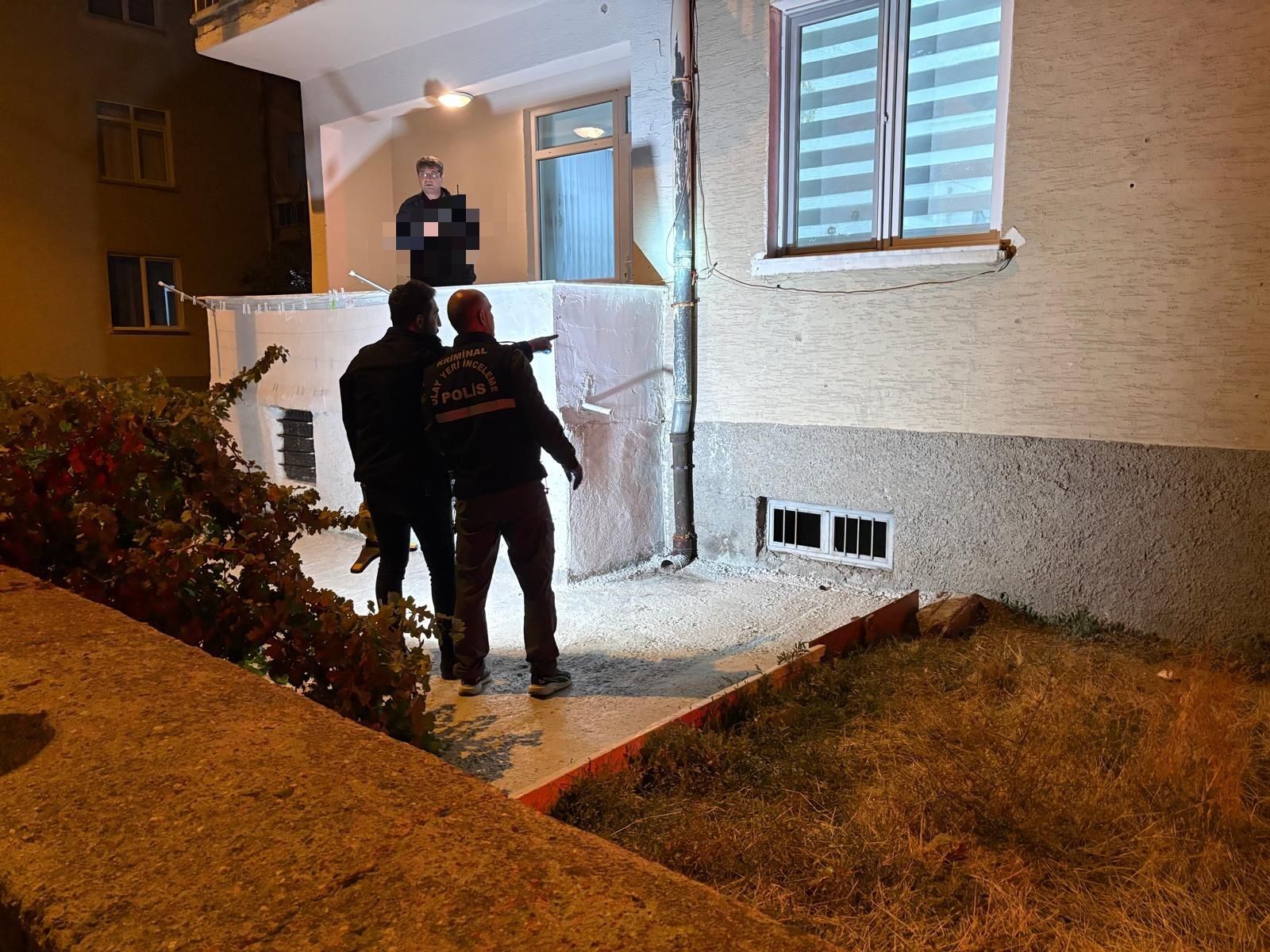 Kurşunlanan Evde Kimsenin Olmaması Faciayı Önledi (1)