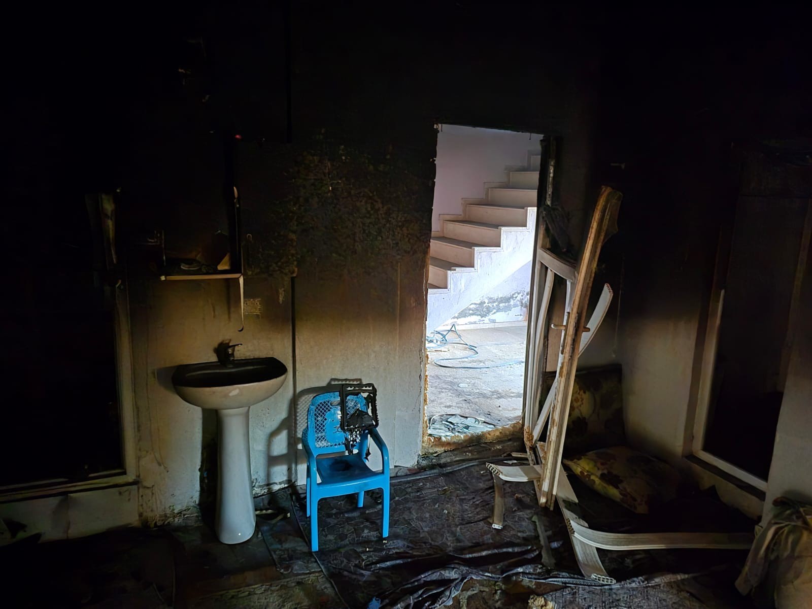 Mardin’de 3 Katlı Evde Yangın Çıktı! 1 Ölü, 12 Yaralı (1)-2