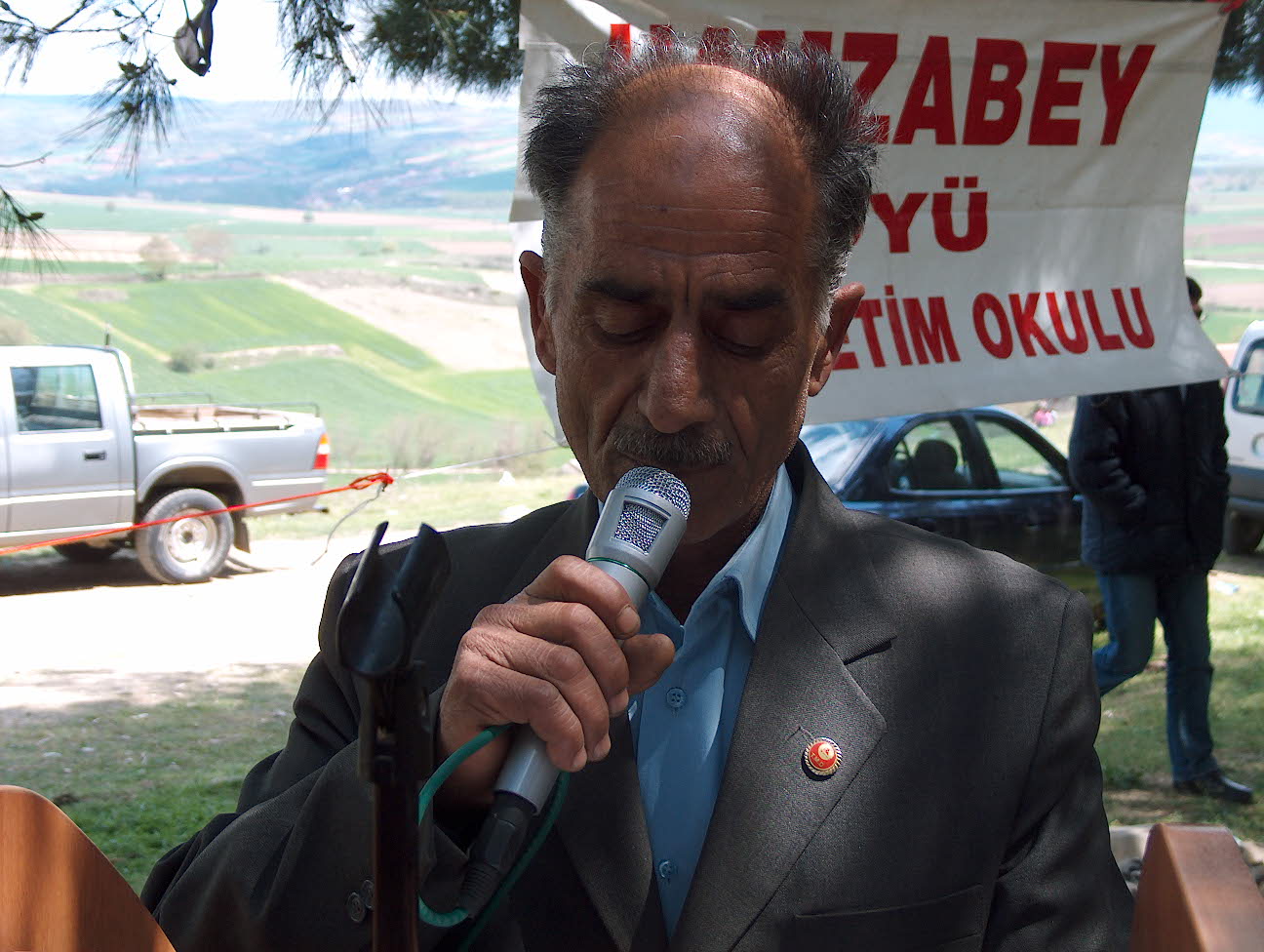 Muhtar Dediğin Böyle Olur Hamzabey Köyü Arsiv Haber 2007 Gencgazete (1)