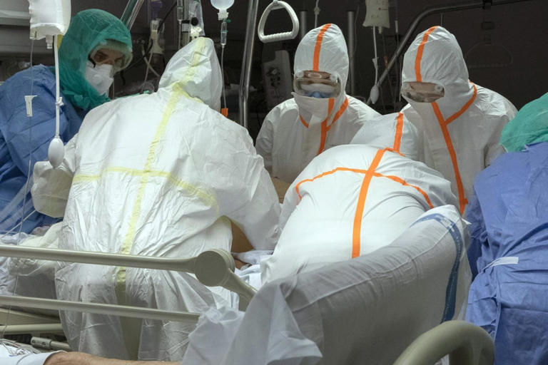 Salgın 23 Ülkeye Yayıldı, Binlerce Kişi Hayatını Kaybetti-1