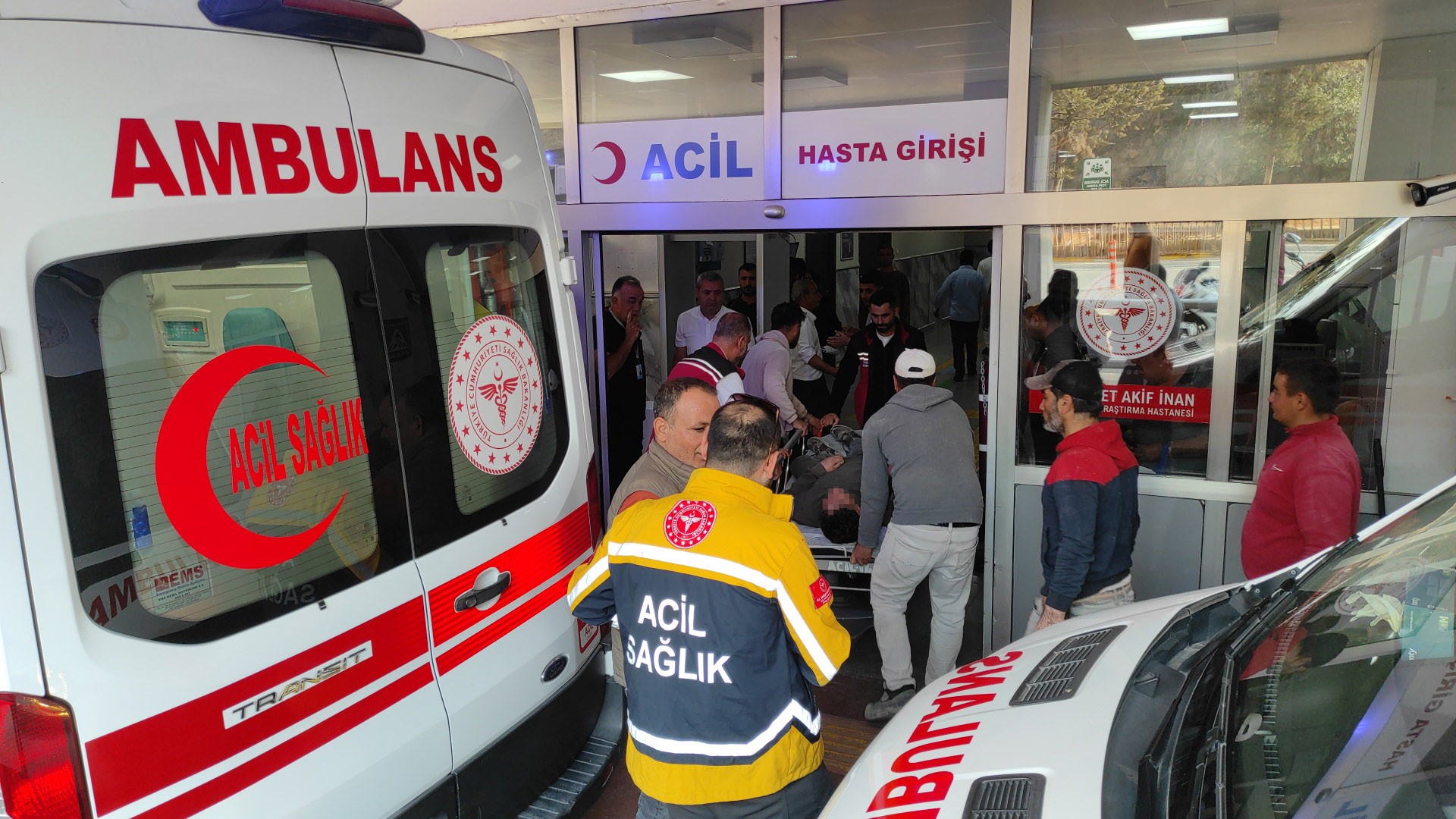 Şanlıurfa’da Çalıştığı Inşaatta Düşen 13 Yaşındaki Çocuk Yaralandı (3)