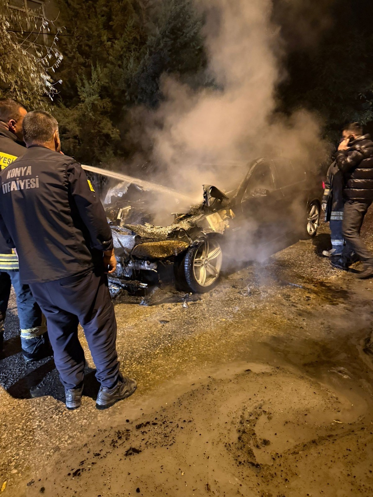 Seyir Halindeki Otomobil Alev Aldı (2)-1