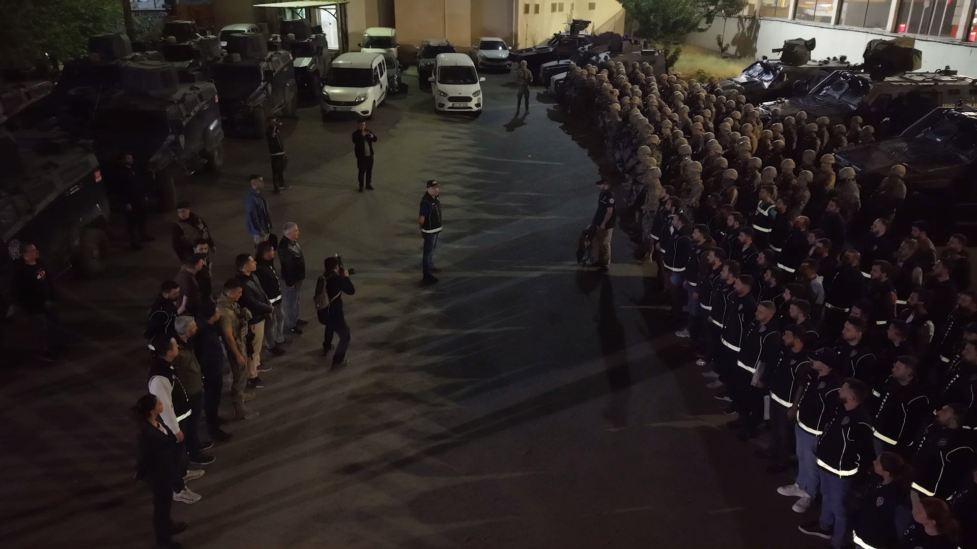 Şırnak Ve Mersin'de Uyuşturucu Satıcılarına Operasyon (2)