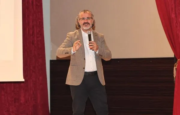 Sıtkı Aslanhan Kimdir, Nerelidir, Kaç Yaşında Ne İş Yapıyor, Hangi Kitapları Yazdı (1)-1