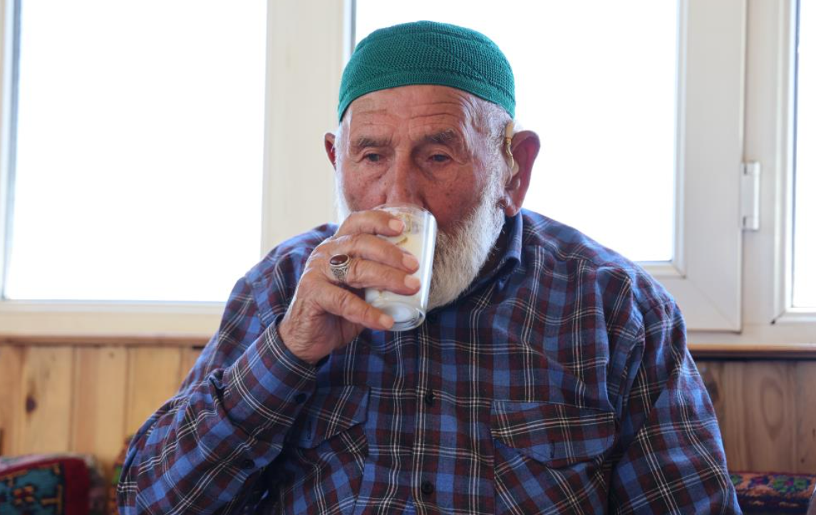 Sivas’ta 100 Yaşındaki Mahmut Şimşek Uzun Yaşamın Sırrını Anlattı (3)