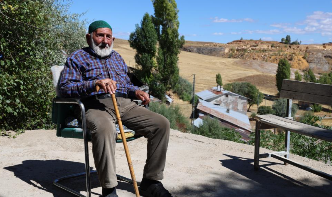 Sivas’ta 100 Yaşındaki Mahmut Şimşek Uzun Yaşamın Sırrını Anlattı (4)