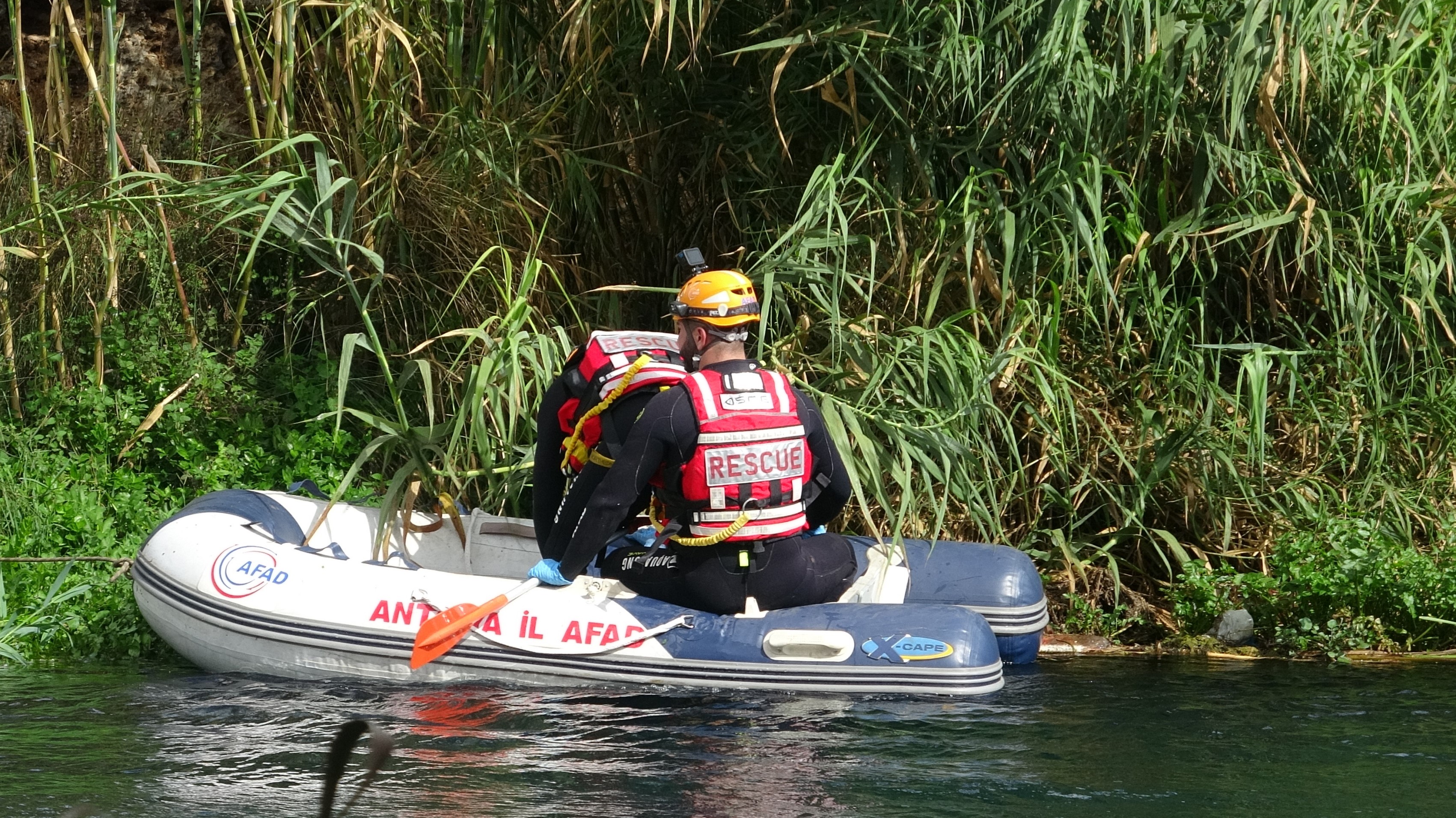 Su Teresi Toplarken, Otlara Takılmış Şekilde Ceset Buldular (2)