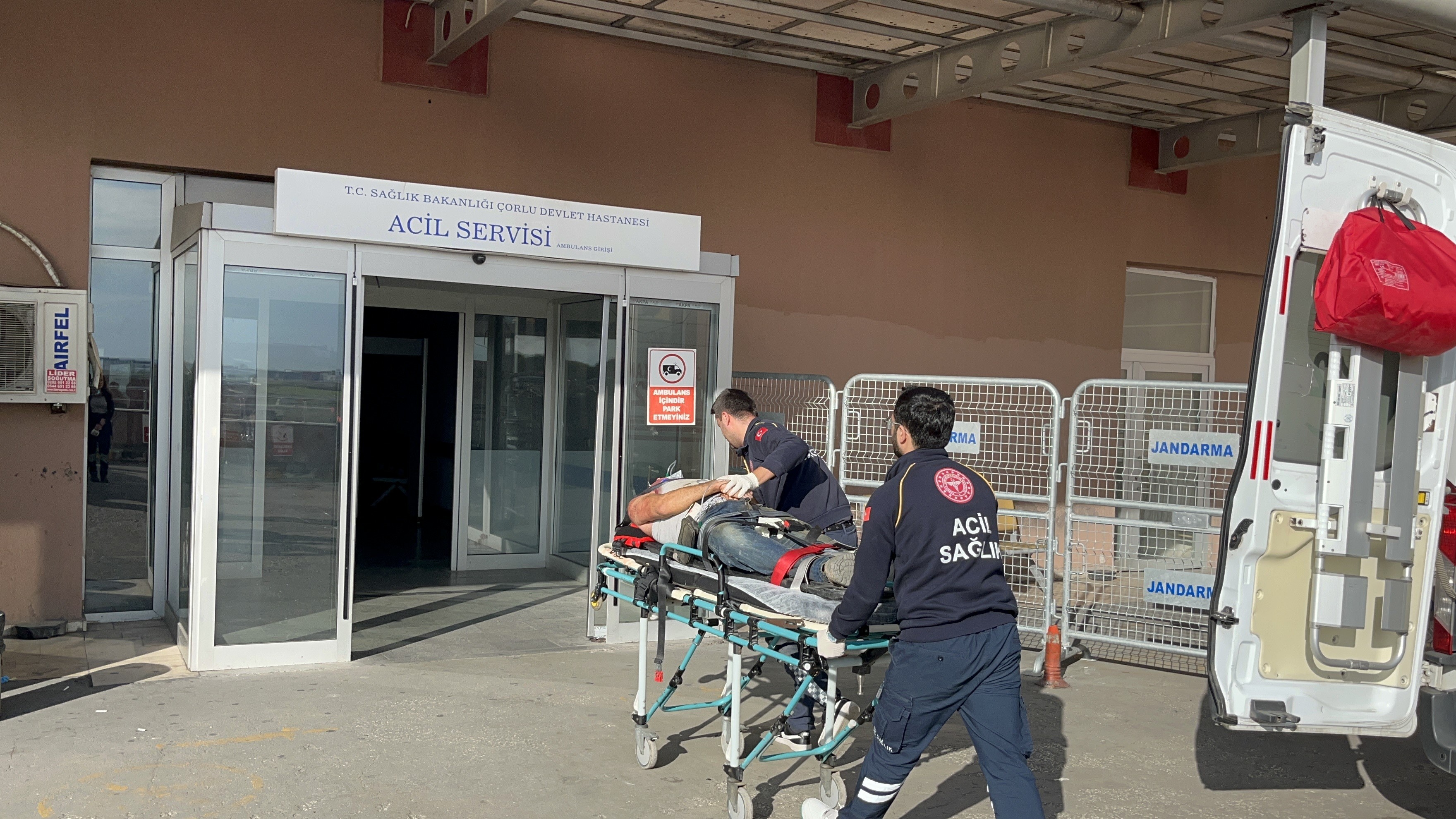 Tekirdağ'da Iskeleden Düşen Işçi Ağır Yaralandı (2)