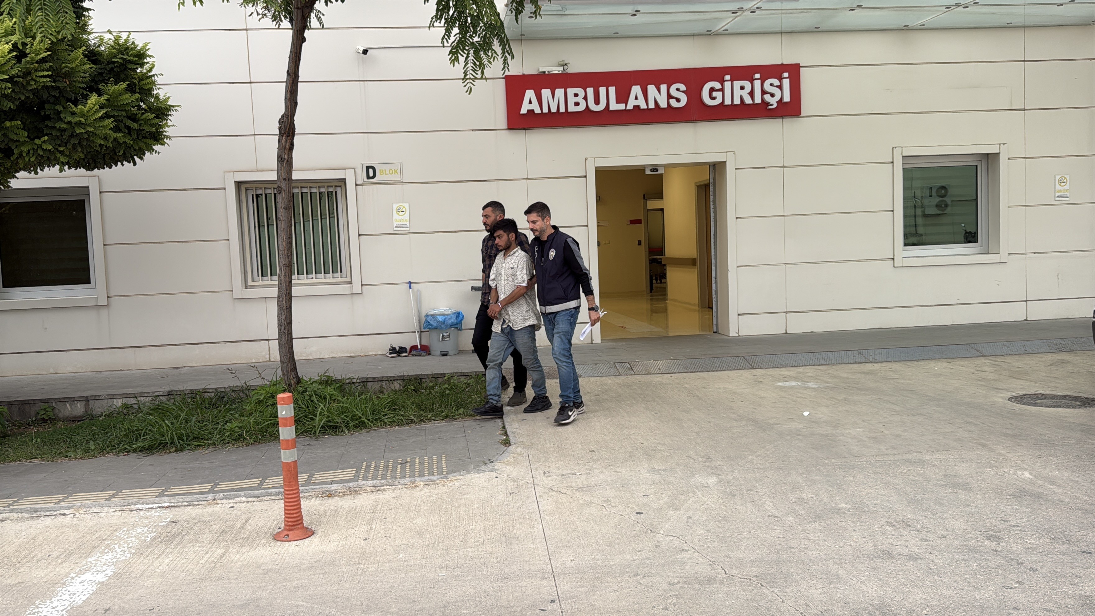 Tokat'ta Kaçak Göçmen Taşıyan Tır Şoförü Ve Arkadaşı Tutuklandı (3)