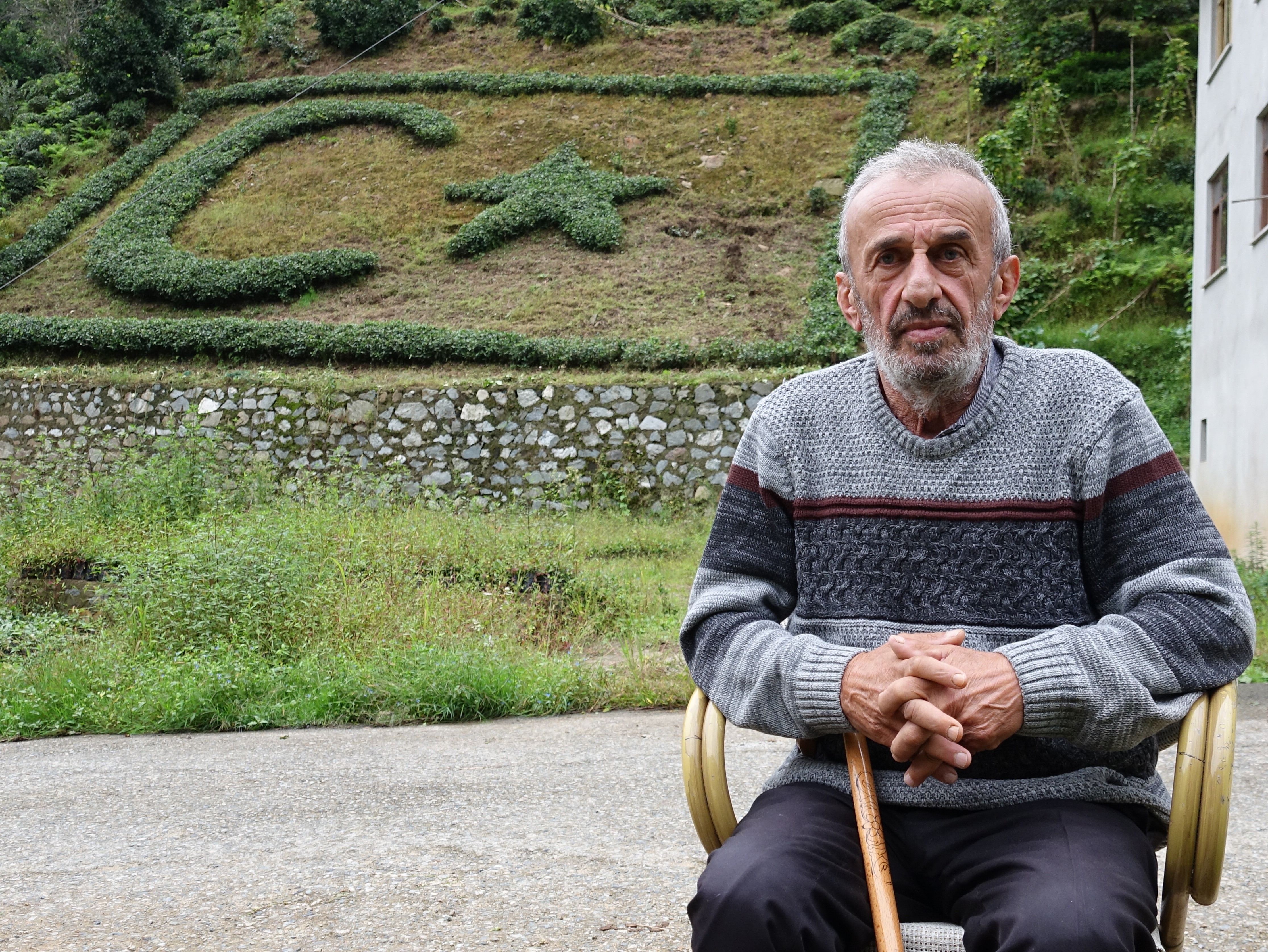 Türk Bayrağını Bahçesine Çay Fidanlarıyla Işledi Gencgazete (1)-1