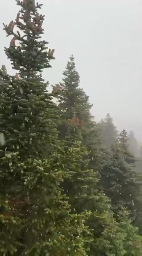 Uludağ’da Sezonun Ilk Karı Yağdı (1)-1