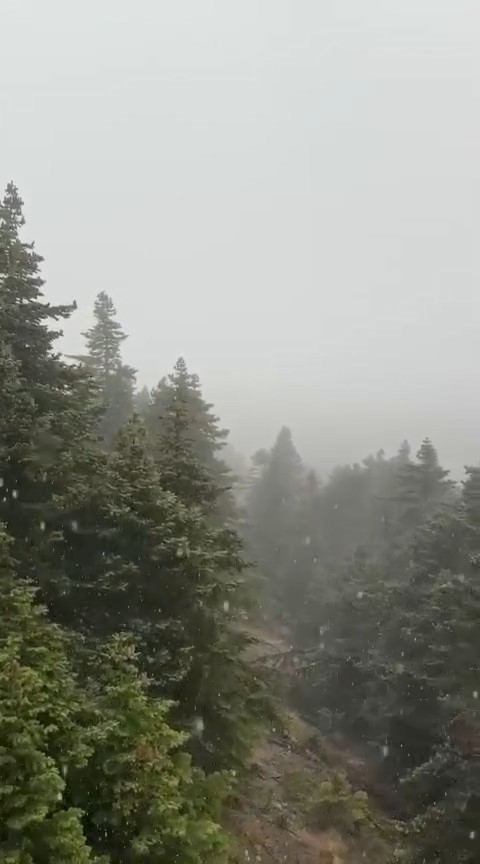 Uludağ’da Sezonun Ilk Karı Yağdı (2)