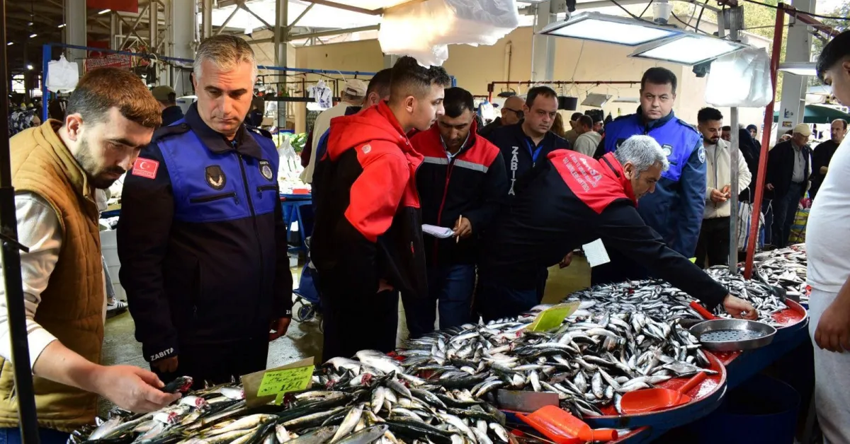 Yenişehir’de Balık Pazarı’na Zabıta Denetimi (2)