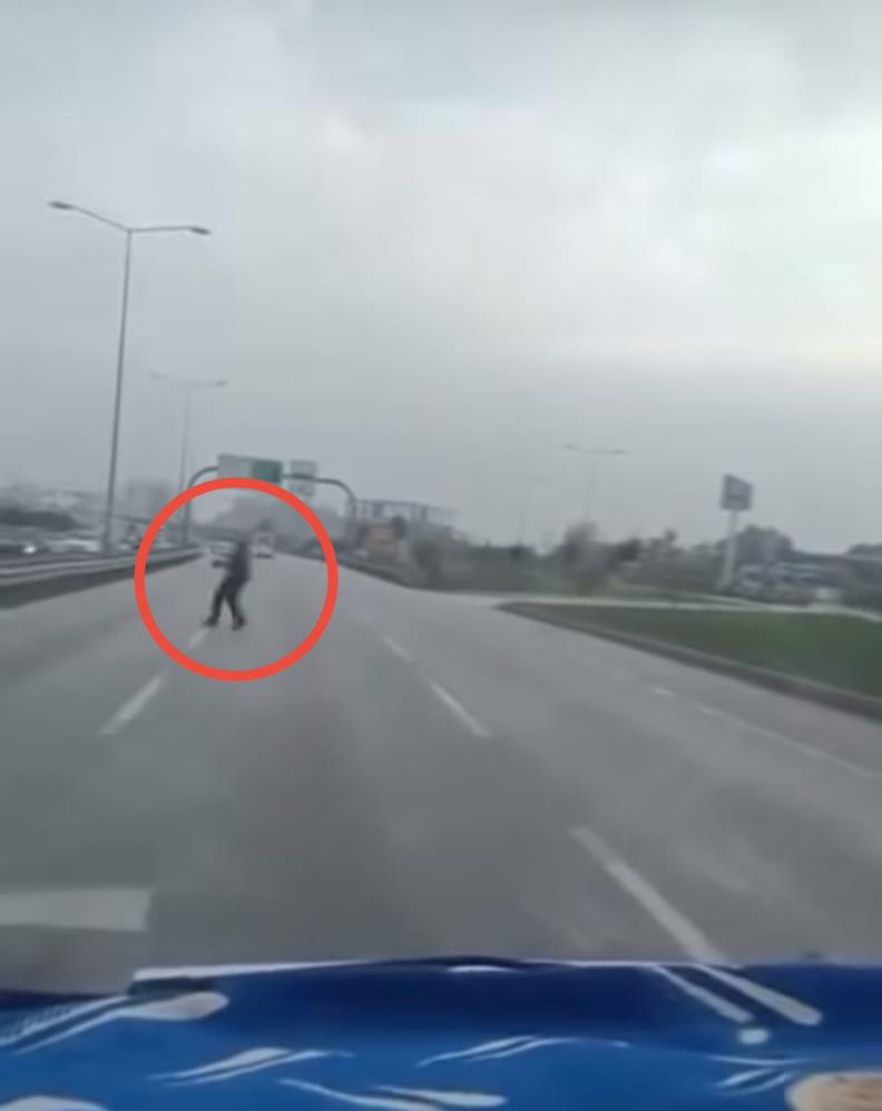 Bursa'da ölüme davetiye çıkardı! O anlar kameraya yansıdı-1