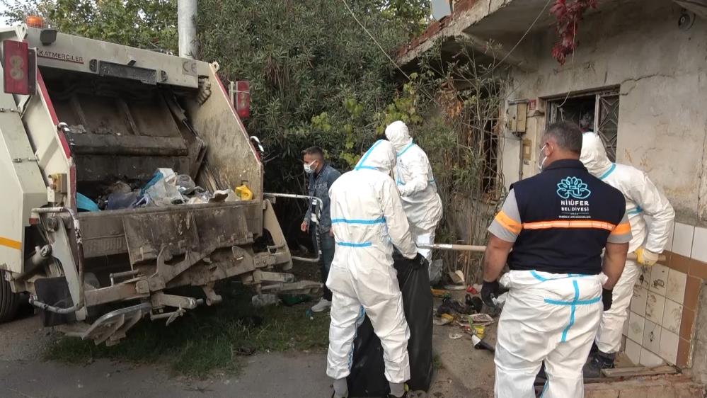 2 kamyon dolusu çöp çıkarıldı-1