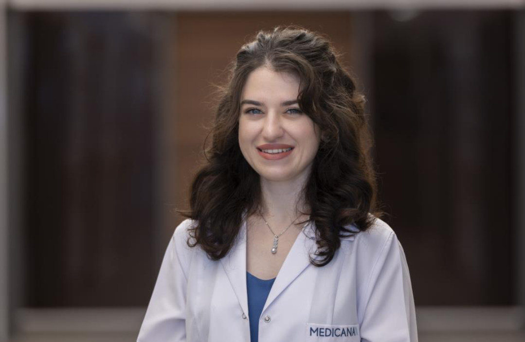 Aç Değilim Ama Elim Pakete Gidiyor