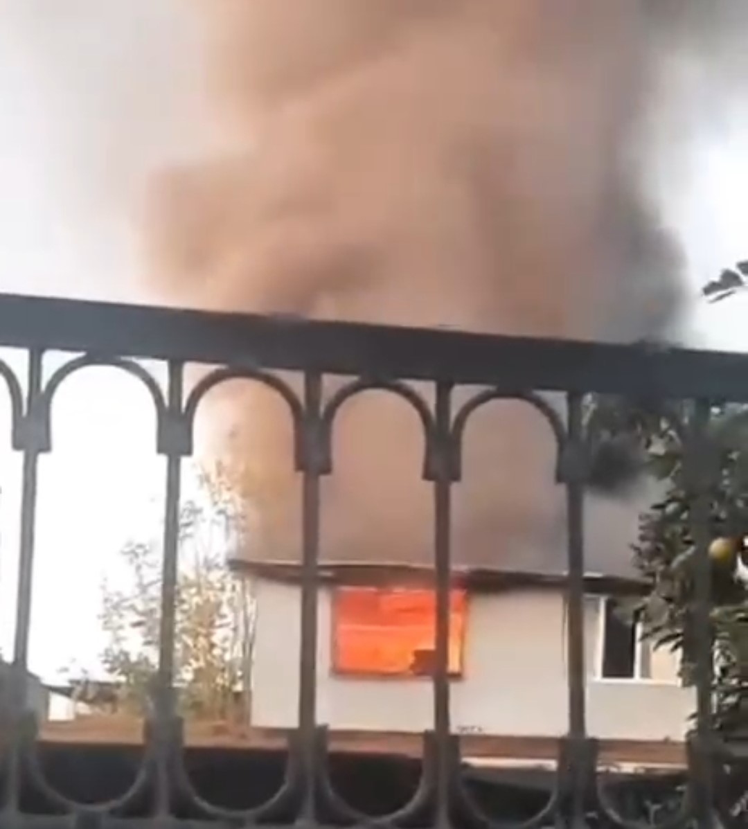 Adana’da Tekstil Atölyesinde Yangın Paniği (2)