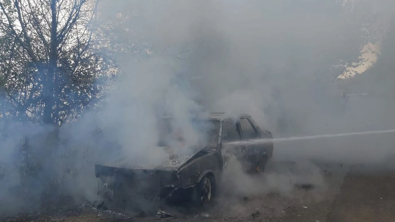 Bursa Kestel Ilcesinde Seyir Halindeki Bir Otomobilde Cikan Yangin Itfaiye Ekiplerinin Mudahalesiyle Kontrol Altina Alindi