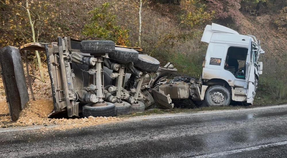 Bursa’da 50 Metre Arayla Iki Feci Kaza! Yaralılar Var.. (3)