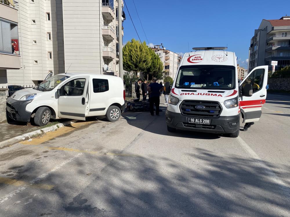 Bursa’da Ehliyetsiz Sürücü Kuryeyi Yaraladı! Baba Suçu Üstlenmeye Çalıştı (2)