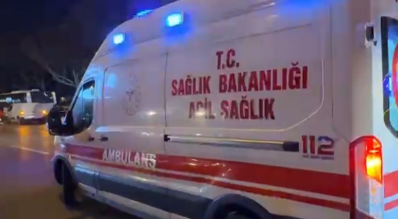 Bursa'da Servis Aracının Çarptığı Yaya Ağır Yaralandı (1)