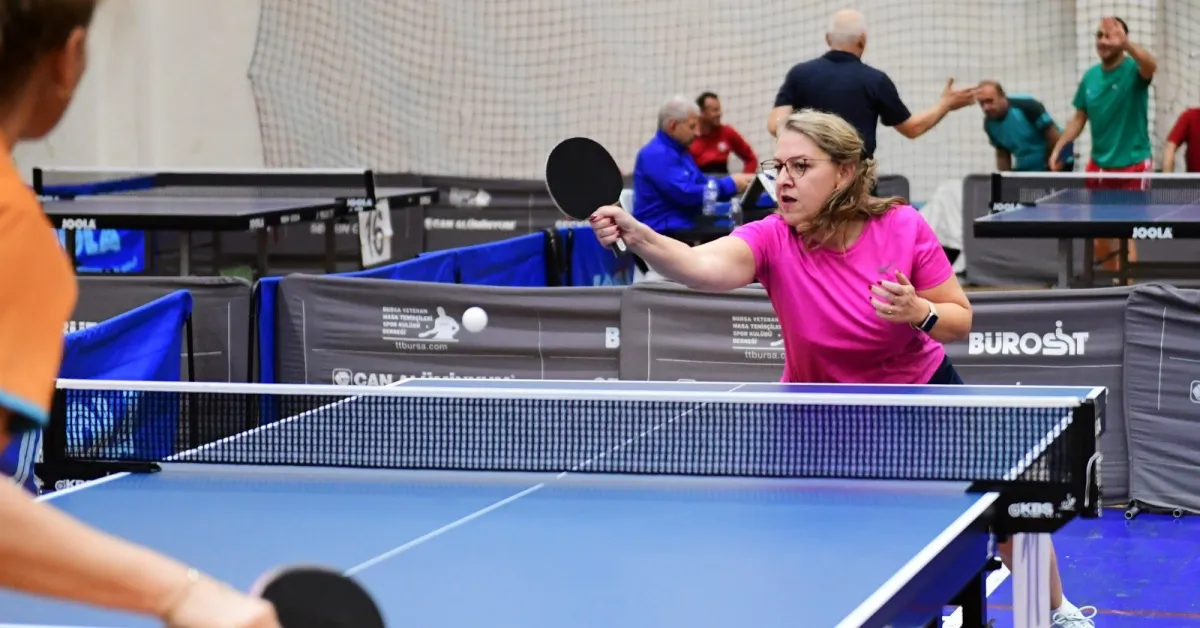 Bursa’da Veteran Masa Tenisçileri Turnuvası Sona Erdi (3)