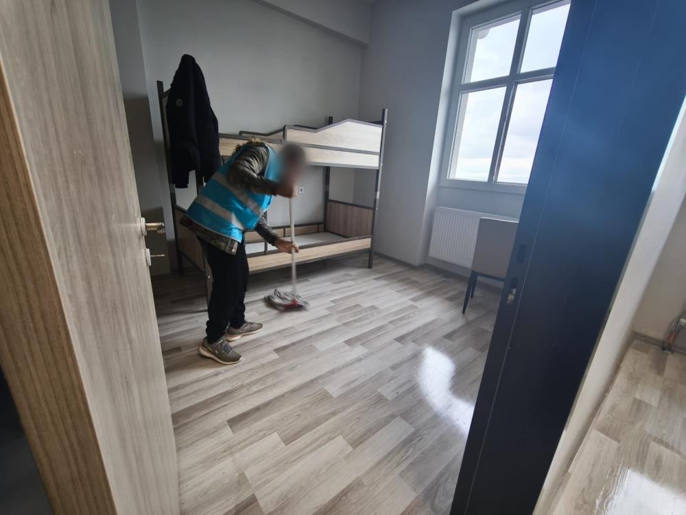 Bursa'da Yükümlüler Kyk Yurtlarını Temizledi! (2)