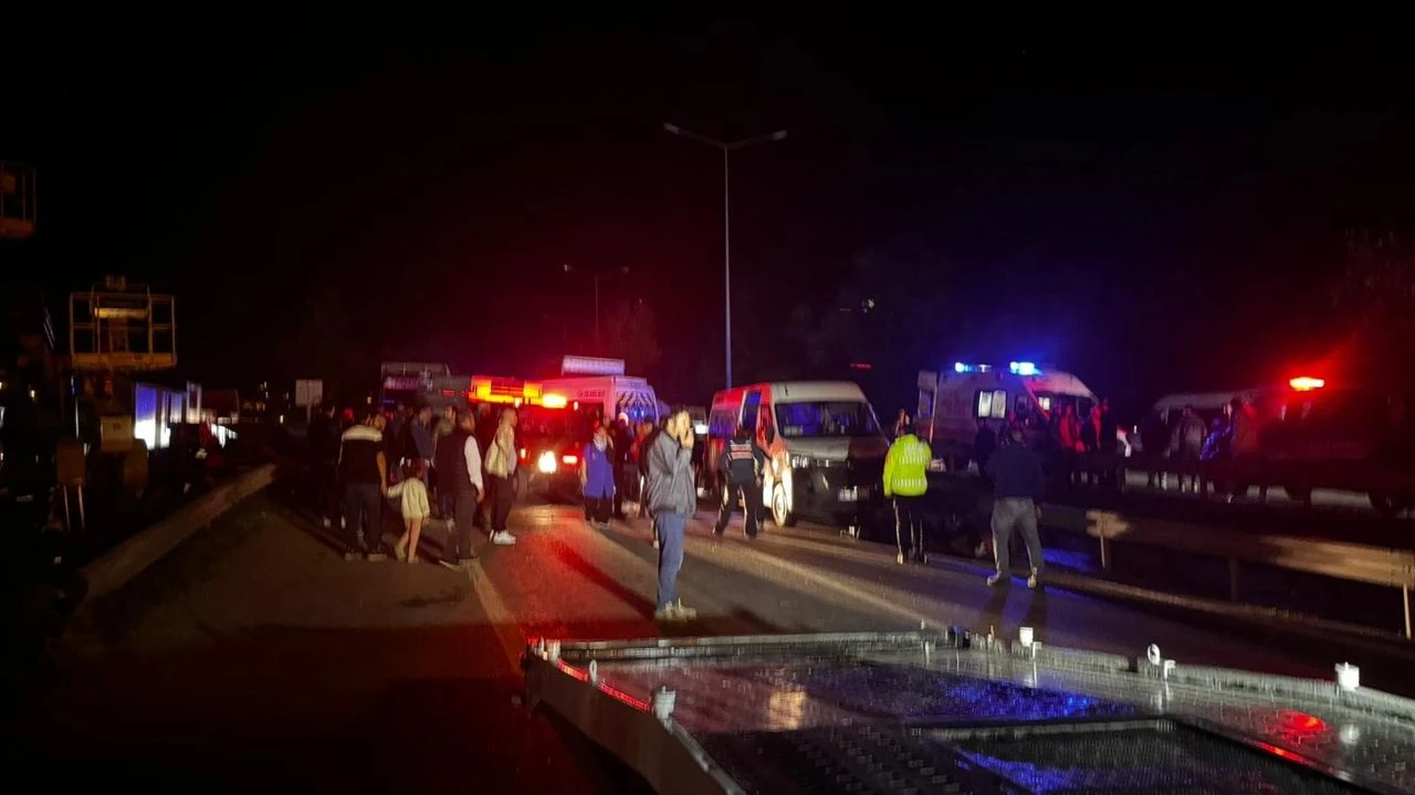 Bursada Zincirleme Kaza 1 Olu 13 Yarali 1 1