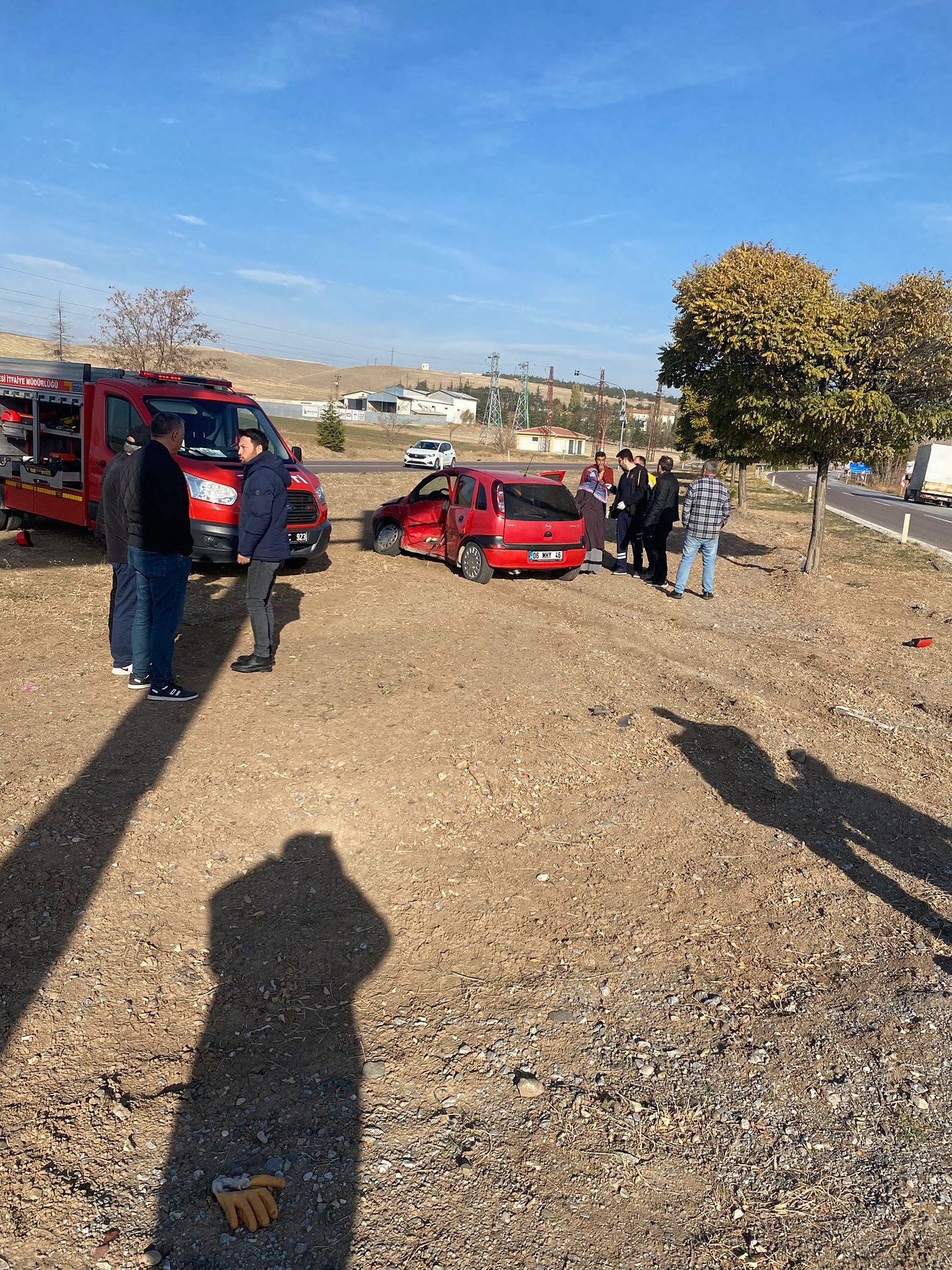 Çankırı Ankara Karayolunda Otomobil Ile Hafif Ticari Aracın Çarpıştığı Kazada 1 Kişi Yaşamını Yitirdi, 4 Kişi Yaralandı. Olayla Ilgili Soruşturma Başlatıldı (1)