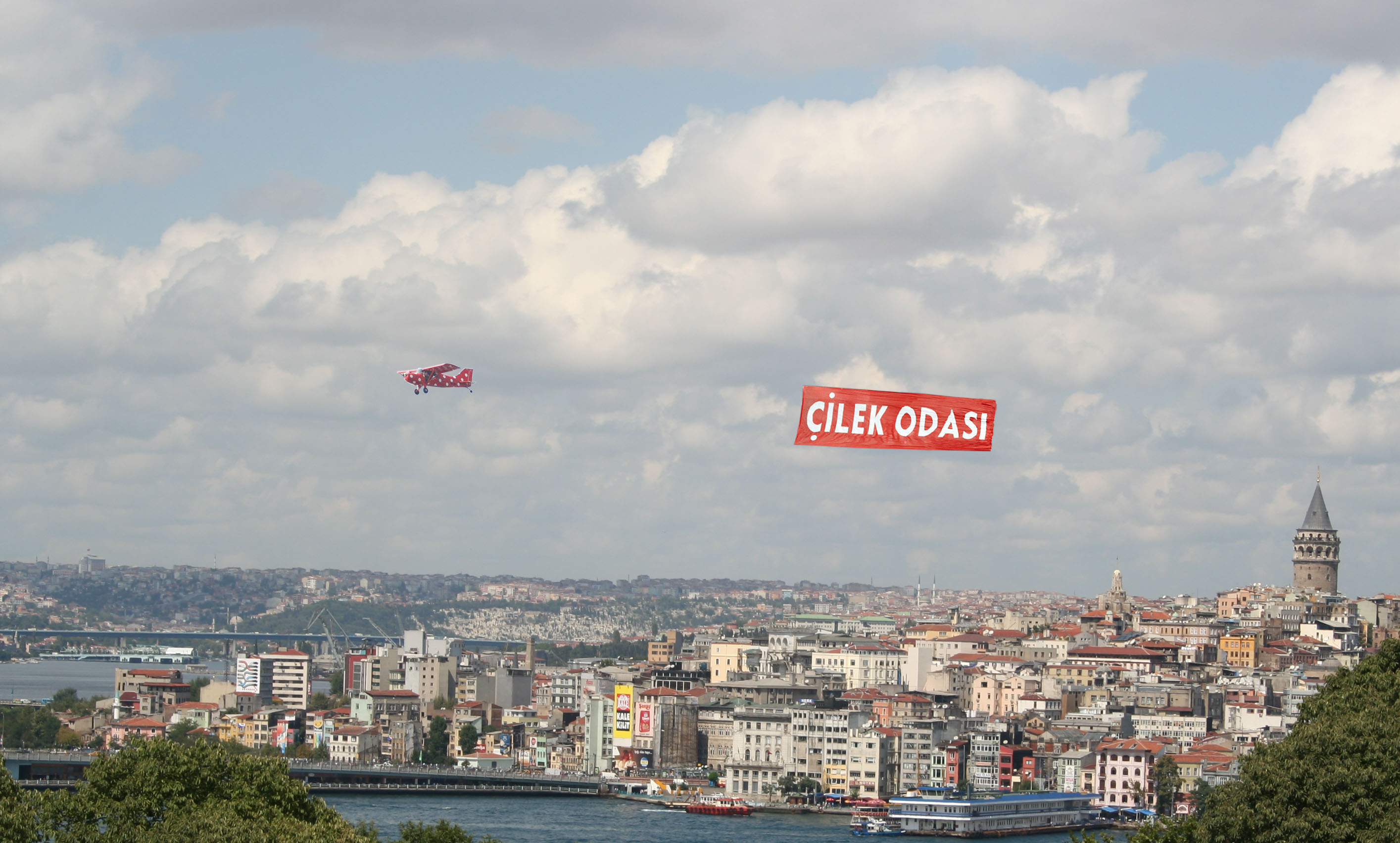 Çilek’ten Gökyüzünde Rekor Gençgazete (1)