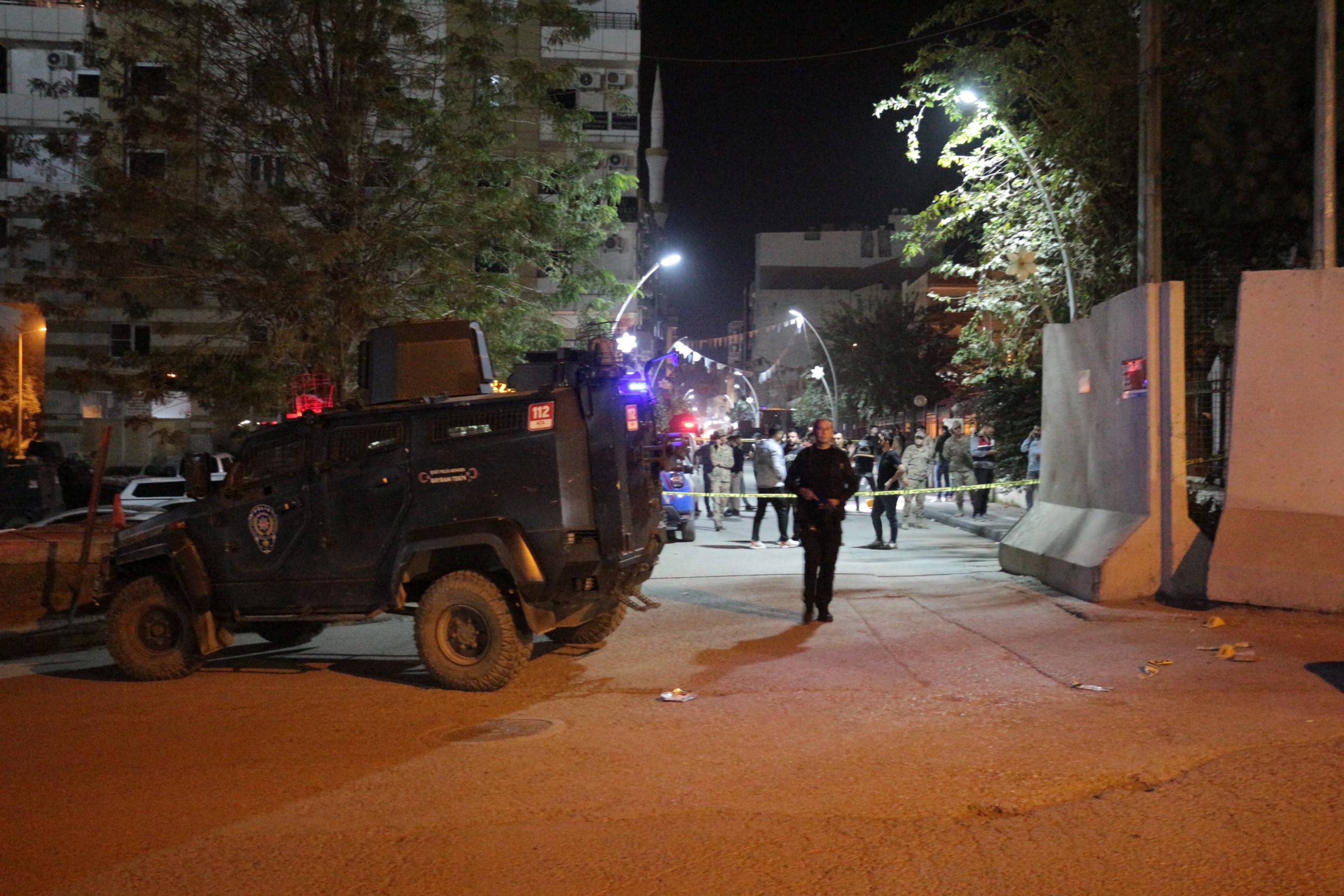 Cizre'de Adliye Önündeki Silahlı Saldırıda 1 Kişi Hayatını Kaybetti (2)