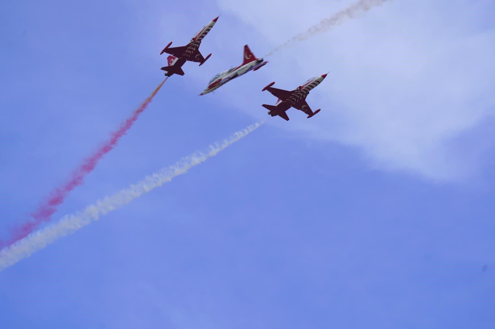 Çorlu’nun Düşman Işgalinden Kurtuluşunun 103. Yılında, Türk Yıldızları’nın Gösteri Uçuşu On Binlerce Kişi Tarafından Ilgiyle Izlendi (2)