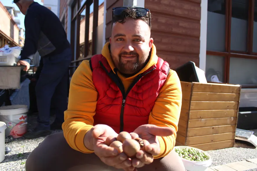 Dağlarda Kendiliğinden Yetişiyor! Kilosu 50 Lira (2)