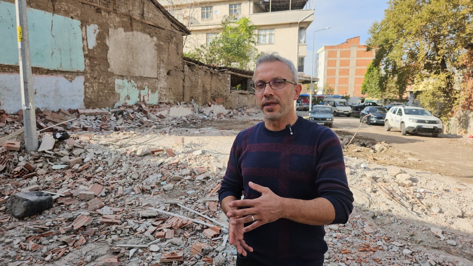 Deprem Araştırmacısı Ahmet Yakut Sındırgı’da 36 Saat Geçirdi, Kötü Haberi Verdi (1)-1